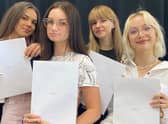 Julia, Ola, Kamille, Liza giles