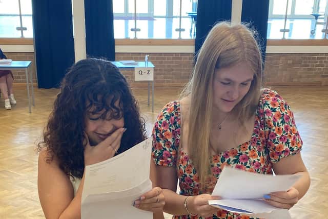 Ana Clara Souza and Rachele Overlingaite Giles