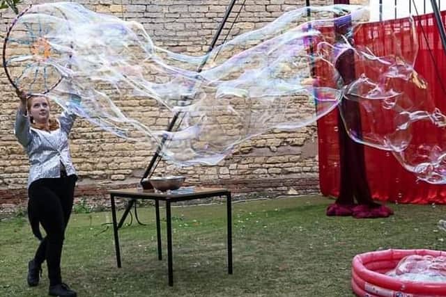 Bubble tricks with Circus Starlight. Photo: Neil Chapman EMN-210830-110112001