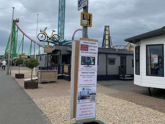 Caravanners at a Fantasy Island caravan site at Ingoldmells say they will carry on protesting over age limits.