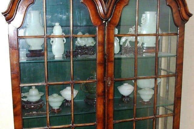 A cabinet displaying the Jade. South Beds News Agency.