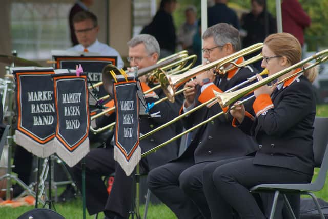Caistor Goes......Proms in the Park EMN-210913-065240001