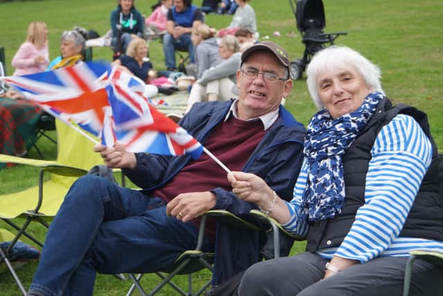 Caistor Goes......Proms in the Park EMN-210913-064956001