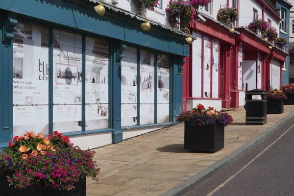 2  to 4 Market Place Caistor EMN-210410-143255001