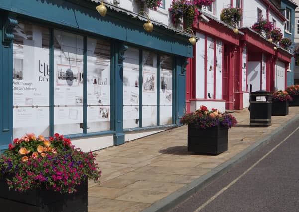 2 to 4 Market Place Caistor EMN-210410-143255001
