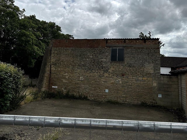The wall of the building is said to be detached. Photo: Ellis Karran/LDRS