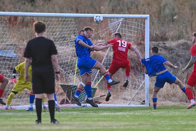 Dearne v Brigg Town action - Photo by Anna Bäckström.