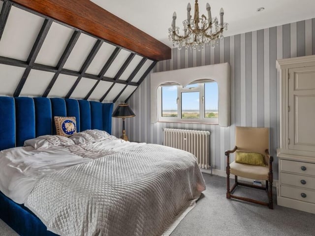 The principal bedroom.