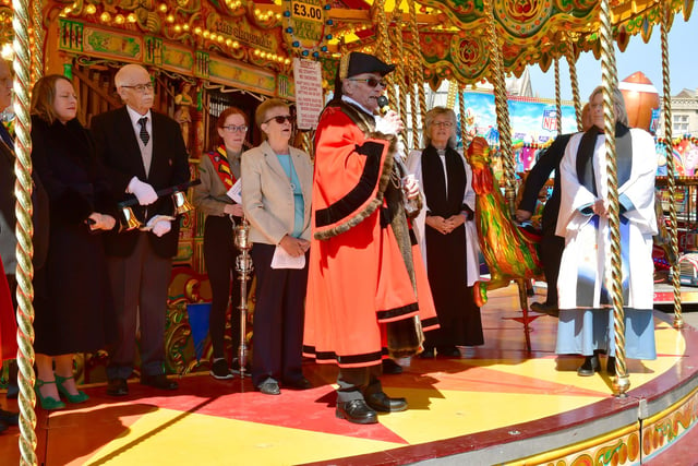 Boston Mayor, Coun Frank Pickett, officially declares the May Fair open.