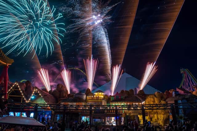 Fantasy Island in Ingoldmells is planning a stunning free Bonfire Night fireworks display and special discounts this weekend.