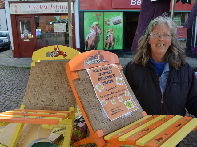Yvonne Horrocks was one of the main organisers of the eco market and upcycled these fantastic garden chairs for a raffle