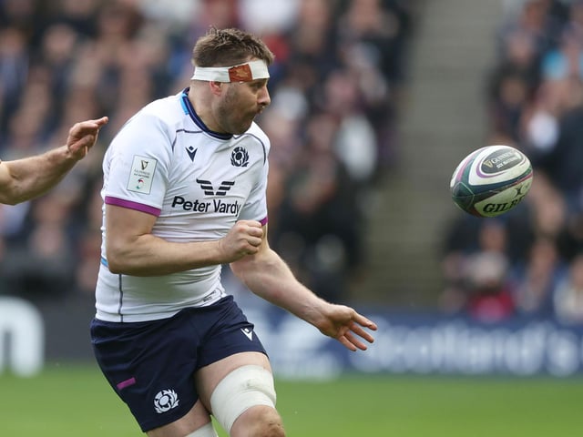 A late call-up to the starting XV after Hamish Watson’s positive Covid test but his game ended early in the second half due to a shoulder injury. Acquitted himself well in first half. 7