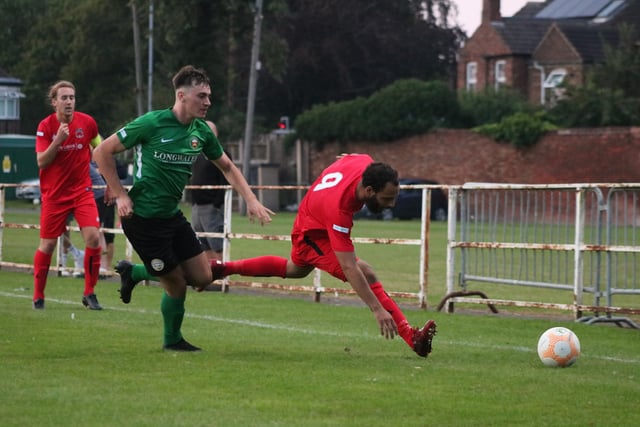 Pinchbeck United and Sleaford Town shared the spoils as they kicked off their UCL premier North campaign.
