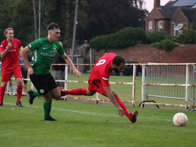 Pinchbeck United and Sleaford Town shared the spoils as they kicked off their UCL premier North campaign.