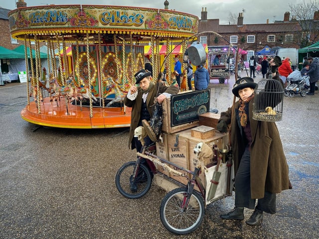 Earthbound Misfits, Mr Thaddius Crumb & Ms Matilda Crabb in Wainfleet during Festive Fabuloso.