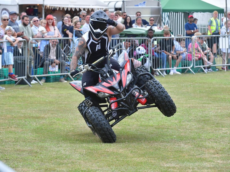 Quad bike skills courtesy of the Stannage International Stunt Team.