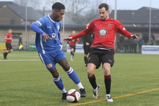 Former Buxton winger Rod Orlando-Young has joined Gainsborough.