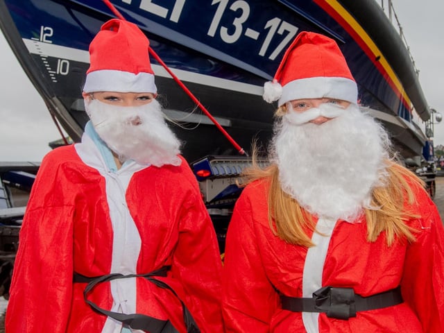 Ho, ho ho - it's Keira Willard and Ellie Stokes.