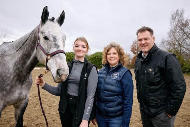 Donna Barker of DB Equine Therapy pictured with Ebony Douce, horse, Ringo and Steve LyonUKSE of UKSE.