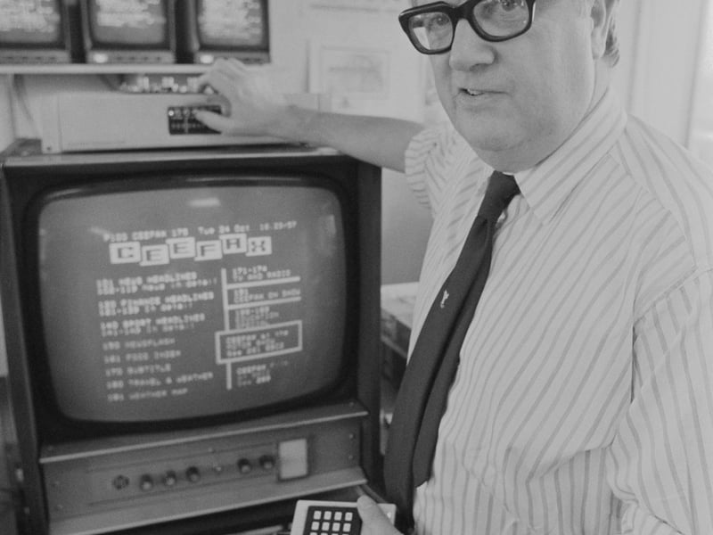 Now we have Sky Sports News around the clock, club twitter feeds and website for our favourite club and a whole lot more besides in the wonderful world of the internet. Back in the 1980's the best we had was teletext. How many of you spent whole afternoons endlessly hitting refreshing, desperately hoping it would update and bring you a 120 word story on who you club has just signed?