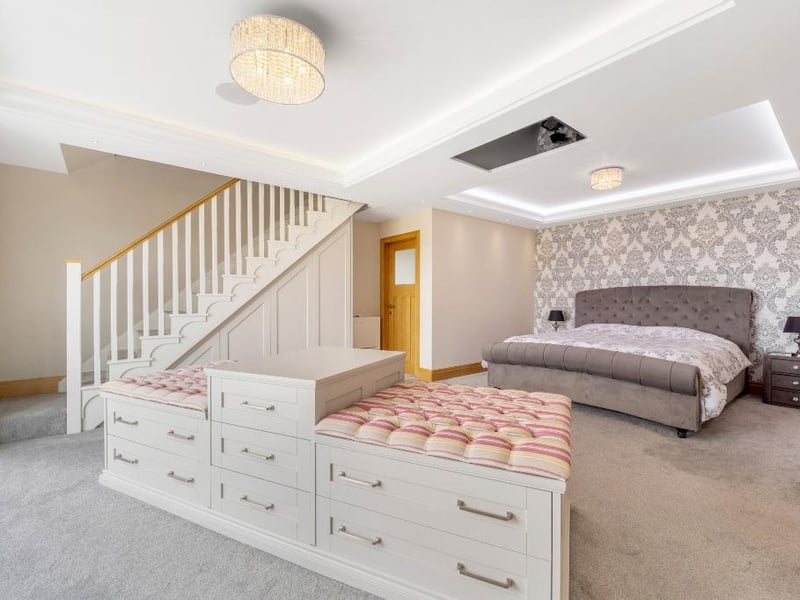 The principal bedroom.