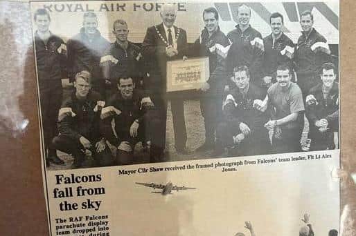 The presentation in 1993 making the headlines.