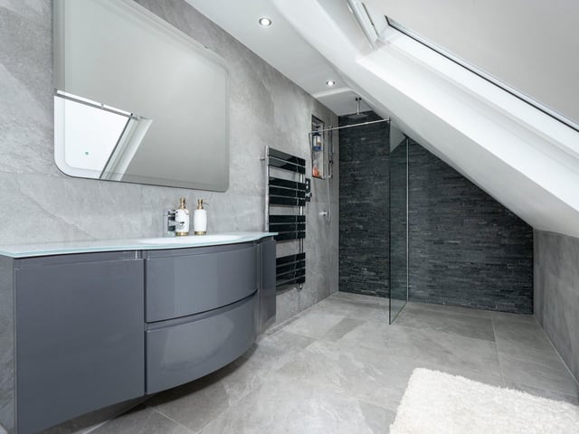 ... its en suite.