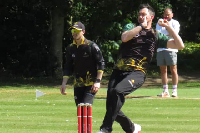 Mark Footitt in action for Lincolnshire.