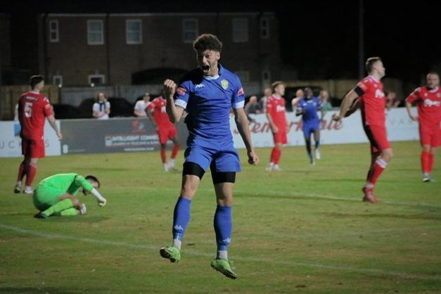 Late goals from Spalding United saw them draw 2-2 with derby rivals Stamford.
