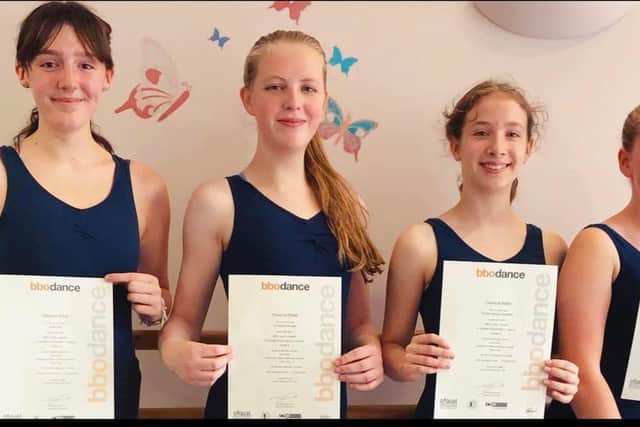 Dance 10's Grade 4 Ballet pupils.