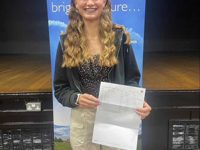 Abigail Radcliffe has received fantastic results, with grade 9s in Chemistry, French and Geography.