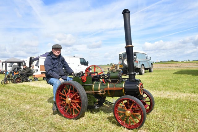 Graham Pearce of Cherry Willingham with his Foster Agricultural traction engine