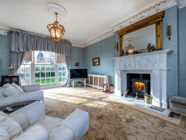 The drawing room.