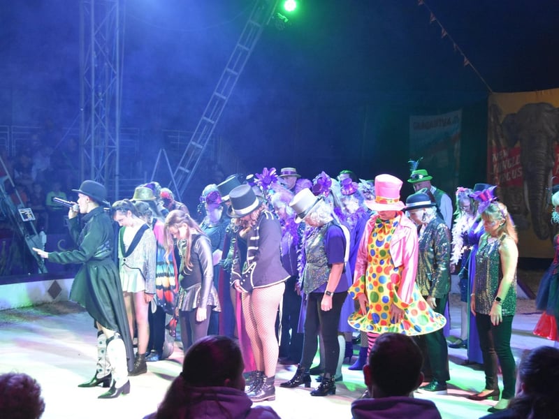 Lincolnshire Vocal Academy Choir performing The Greatest Showman.