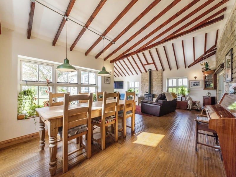 Another angle on the open-plan kitchen/diner.