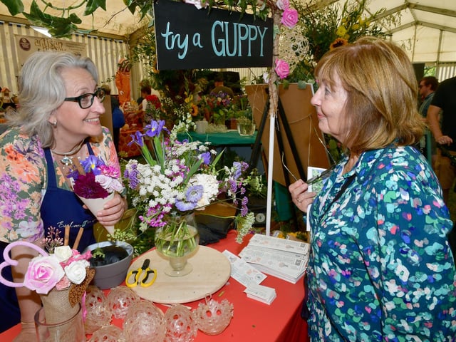 L-R Helen Chambers of Evolve Flowers, with Sandra Taylor of Spalding