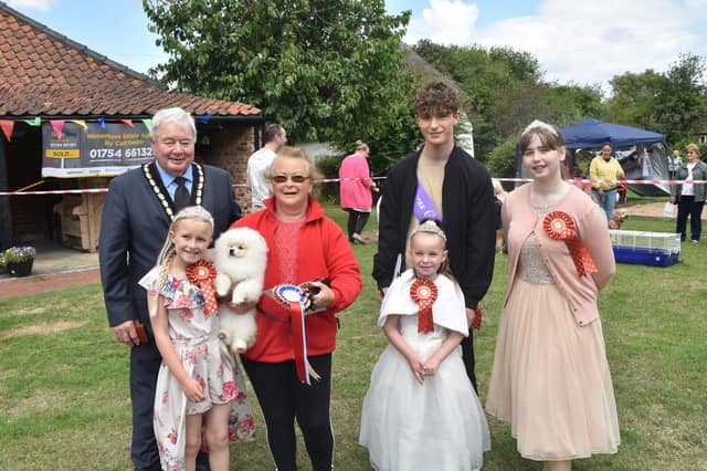 Mayor of Skegness Coun Pete Barry and the Carnival Royalty at the pet show.