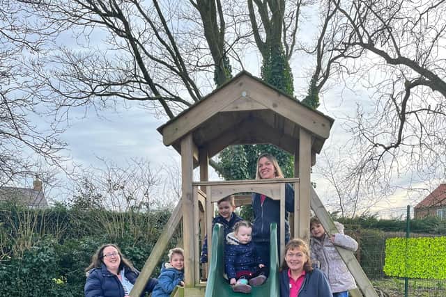 Donington on Bain preschool teachers and children.
From left: Chair of Trustees Catherine Lievesley-Warne, Silas Henry Giles, 3, Albert Beverley, 4, Early Years Practitioner Sam Belton, (front) Sophie Ide, 3, Elie Dean, 3, manager Rae Garton, and Matilda Williamson, 4.