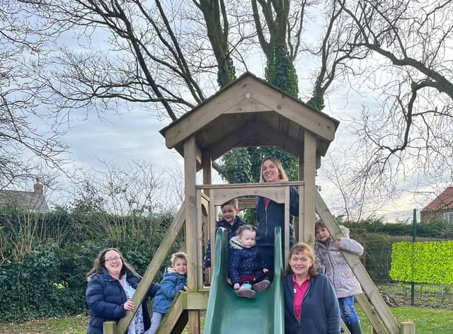 Donington on Bain preschool teachers and children.
From left: Chair of Trustees Catherine Lievesley-Warne, Silas Henry Giles, 3, Albert Beverley, 4, Early Years Practitioner Sam Belton, (front) Sophie Ide, 3, Elie Dean, 3, manager Rae Garton, and Matilda Williamson, 4.