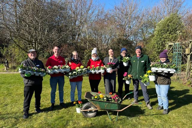 British Garden Centres brings spring joy to St Andrew’s Hospice for Garden Re-Leaf Day