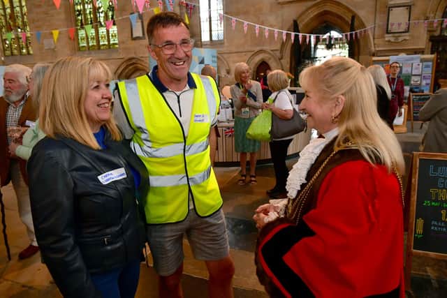 Cheryl and Steve Slater of Wyberton Wombles, with Coun Anne Dorrian.