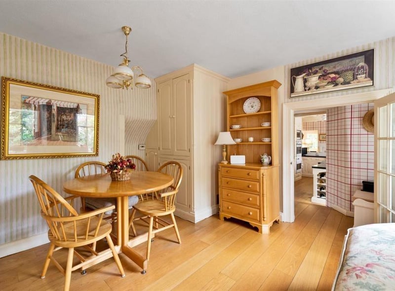 The breakfast room.