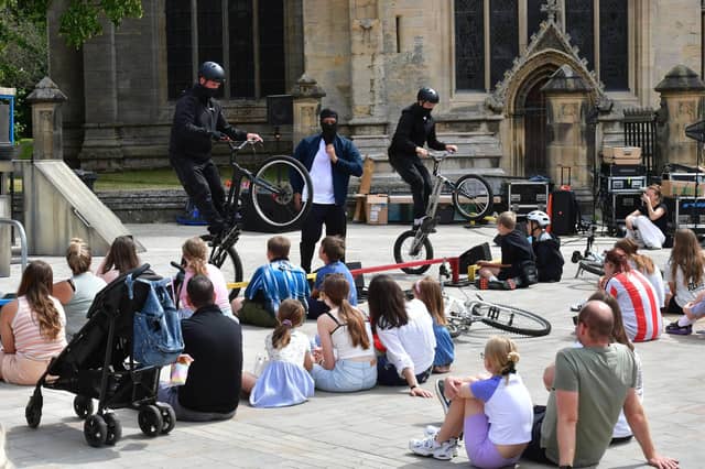 Bike stunts, parkour and rap narration all added to the enthralling open air theatre show in Sleaford Market Place, highlighting youth and knife crime.