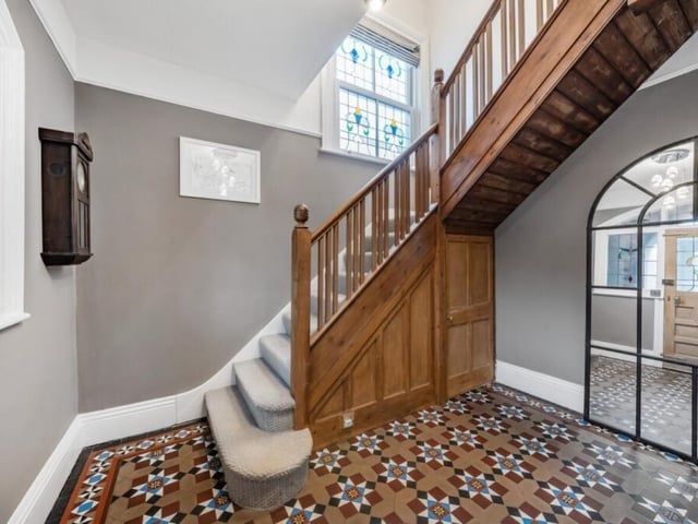 The entrance hall.