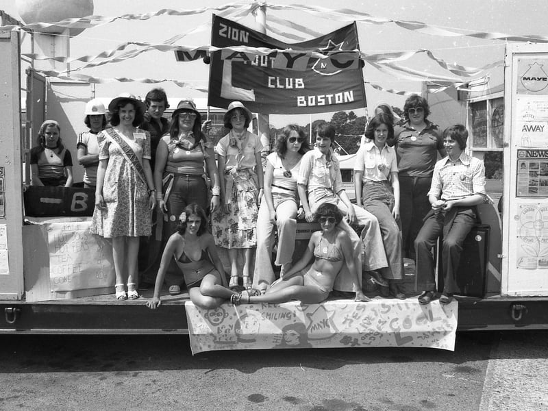 The winning floats in the commercial catergory were: 1. Sandicliffe's; 2. J. Van Smirren; 3. Marsh Lane Tyres.