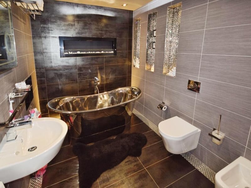 The family bathroom.