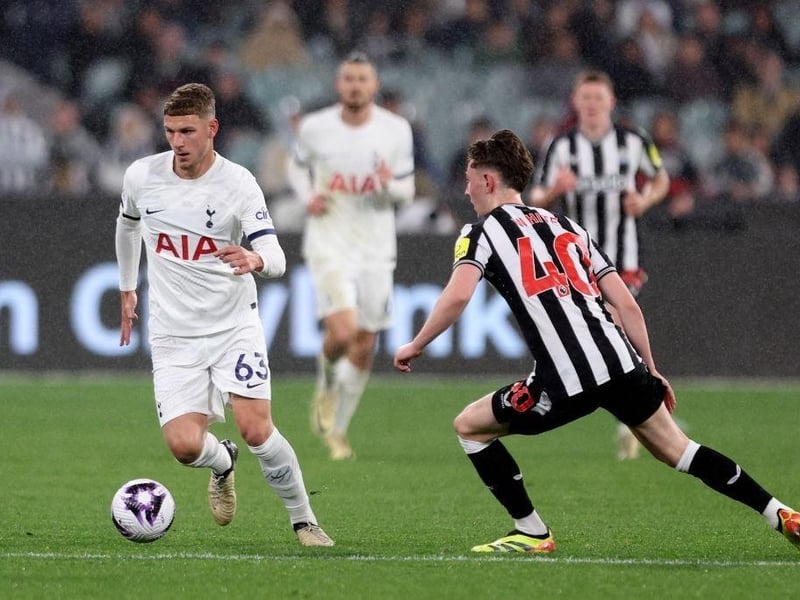 Birmingham City are on the trail of Tottenham Hotspur prospect Jamie Donley, according to Football London. Playing in a range of attacking roles, the 19-year-old talent managed eight goals and 17 assists in all competitions. He has made his first-team bow for Ange Postecoglou’s side and enjoyed prolific form for England’s Young Lions too.