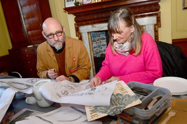 Art activities at Fydell House. Pictured is Belper artist, Chris Lewis-Jones with Louise Baxter, of Skegness.