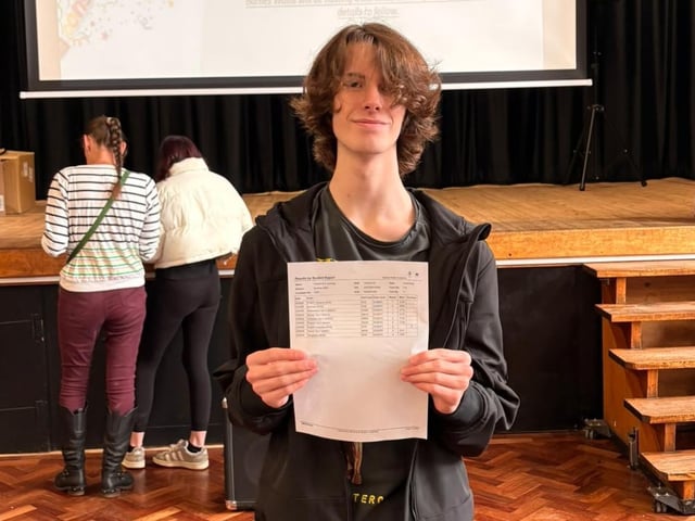 Freddie Jennings achieved excellent results, including a Grade 9 in Physics, a Grade 8 in Business Studies and three Grade 7s.