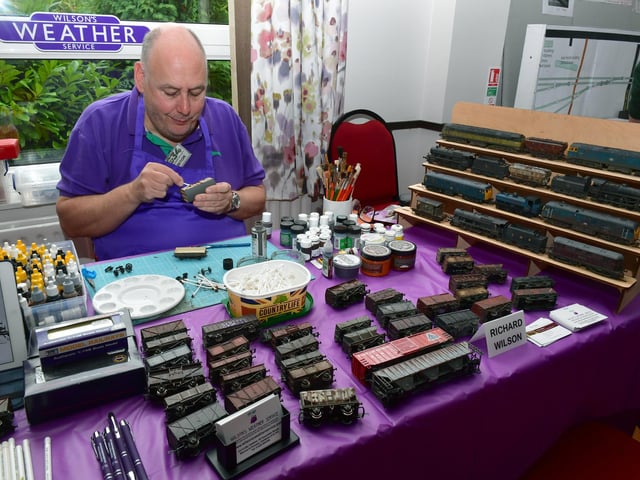 A demonstration by Richard Wilson of Wilson's Weather Service, Cumbria.